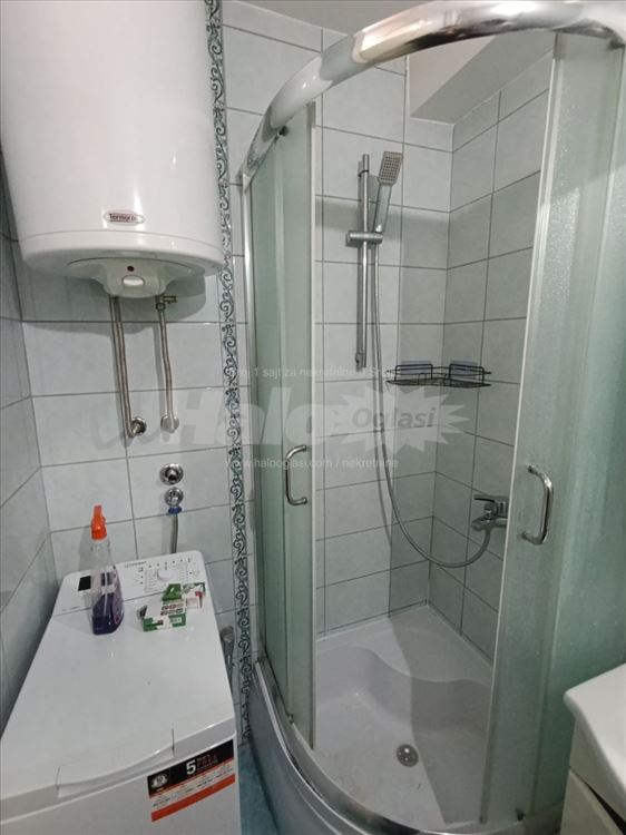Jednosoban stan, blok 61, 40 m2, IV sprat — 3