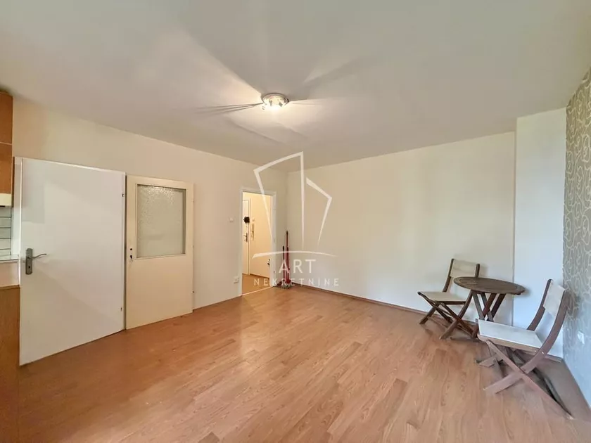 Jednosoban stan na prodaju, Matice Srpske, 98.000€, 32m² — 5