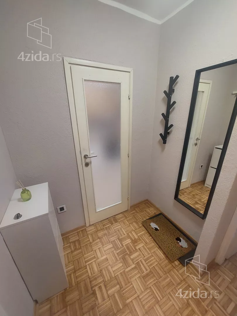 Jednosoban stan za izdavanje, Šesnaestog Oktobra, 420€, 40m² — 2