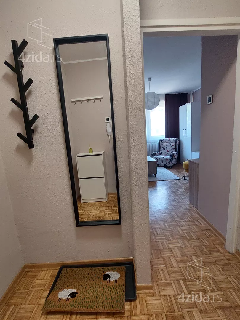 Jednosoban stan za izdavanje, Šesnaestog Oktobra, 420€, 40m² — 3