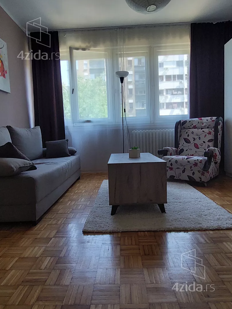 Jednosoban stan za izdavanje, Šesnaestog Oktobra, 420€, 40m² — 4
