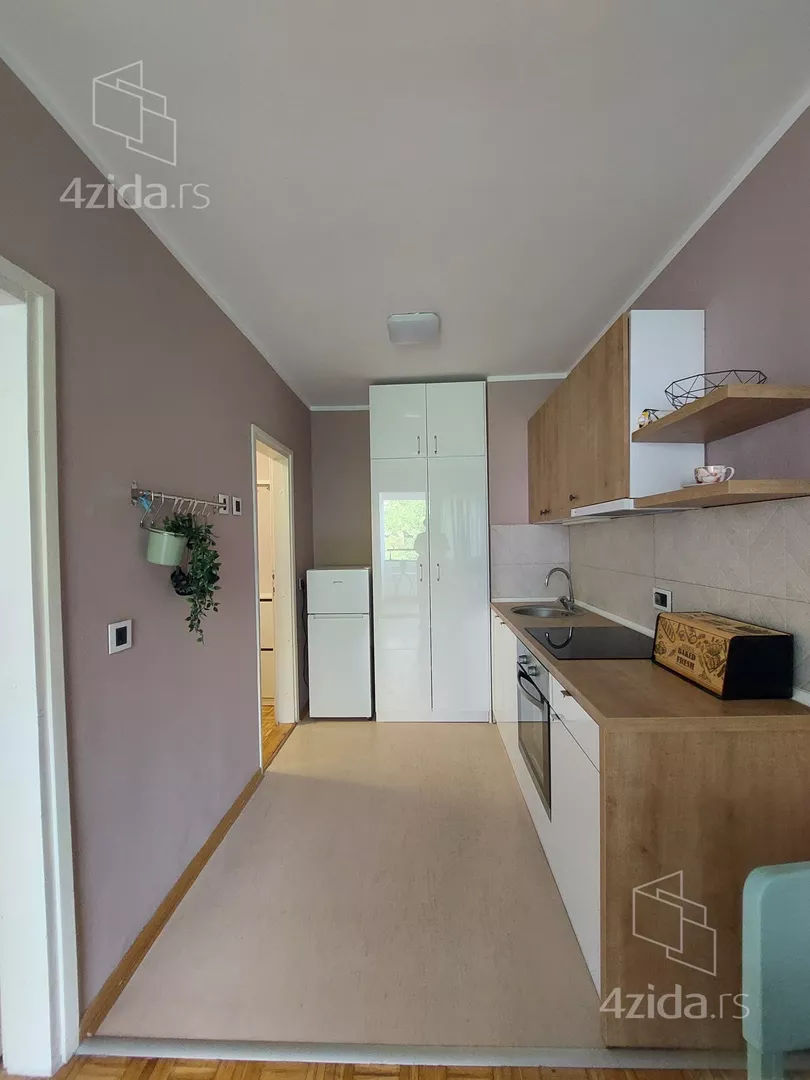 Jednosoban stan za izdavanje, Šesnaestog Oktobra, 420€, 40m² — 10
