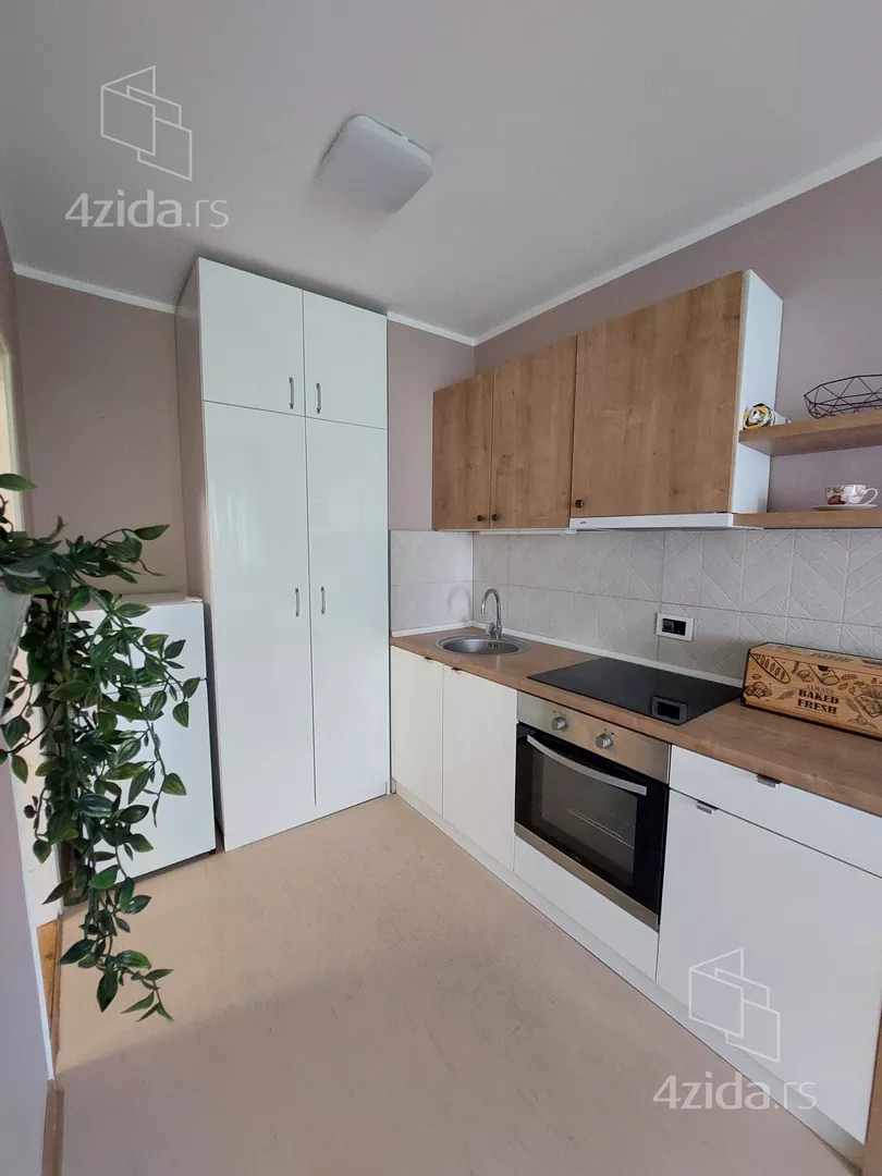 Jednosoban stan za izdavanje, Šesnaestog Oktobra, 420€, 40m² — 11