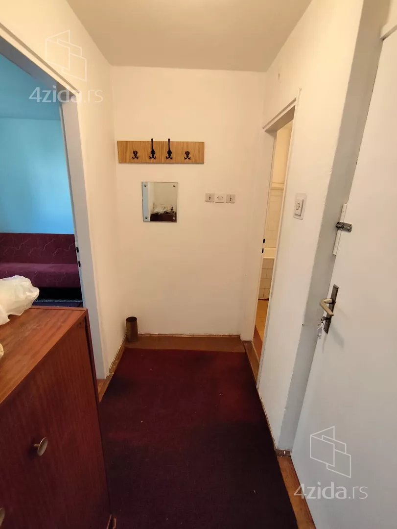 Jednosoban stan za izdavanje, Jelenov Žleb, 300€, 34m² — 3