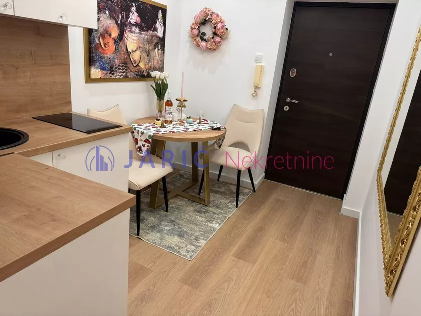 Jednosoban stan za izdavanje, Jovana Ćirilova, 650€, 42m² — 5