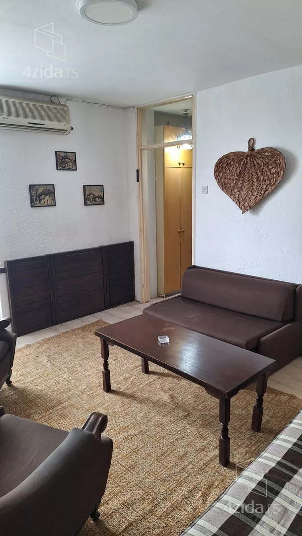 Jednosoban stan za izdavanje, Konjarnik (Voždovački deo), 300€, 26m² — 3