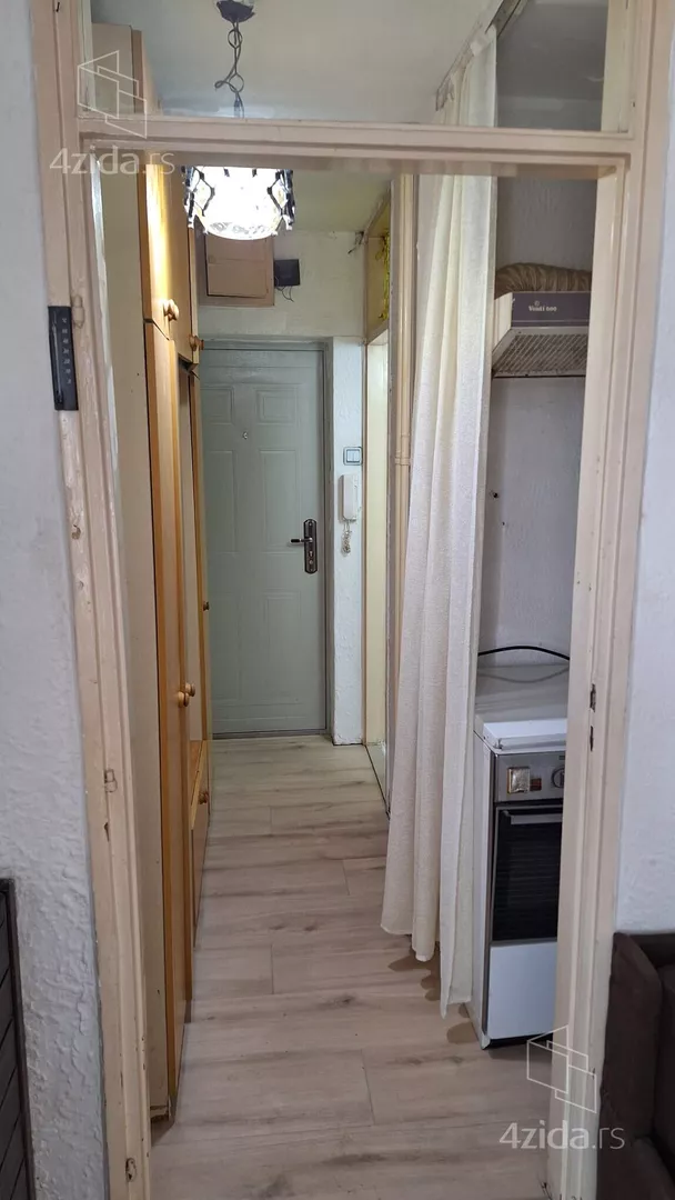 Jednosoban stan za izdavanje, Konjarnik (Voždovački deo), 300€, 26m² — 7