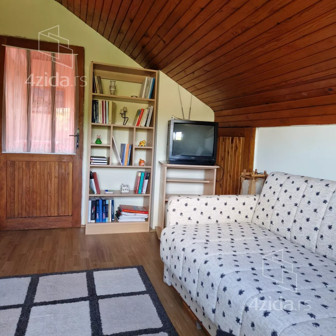 Jednosoban stan za izdavanje, Kumodraž, 250€, 20m² — 4