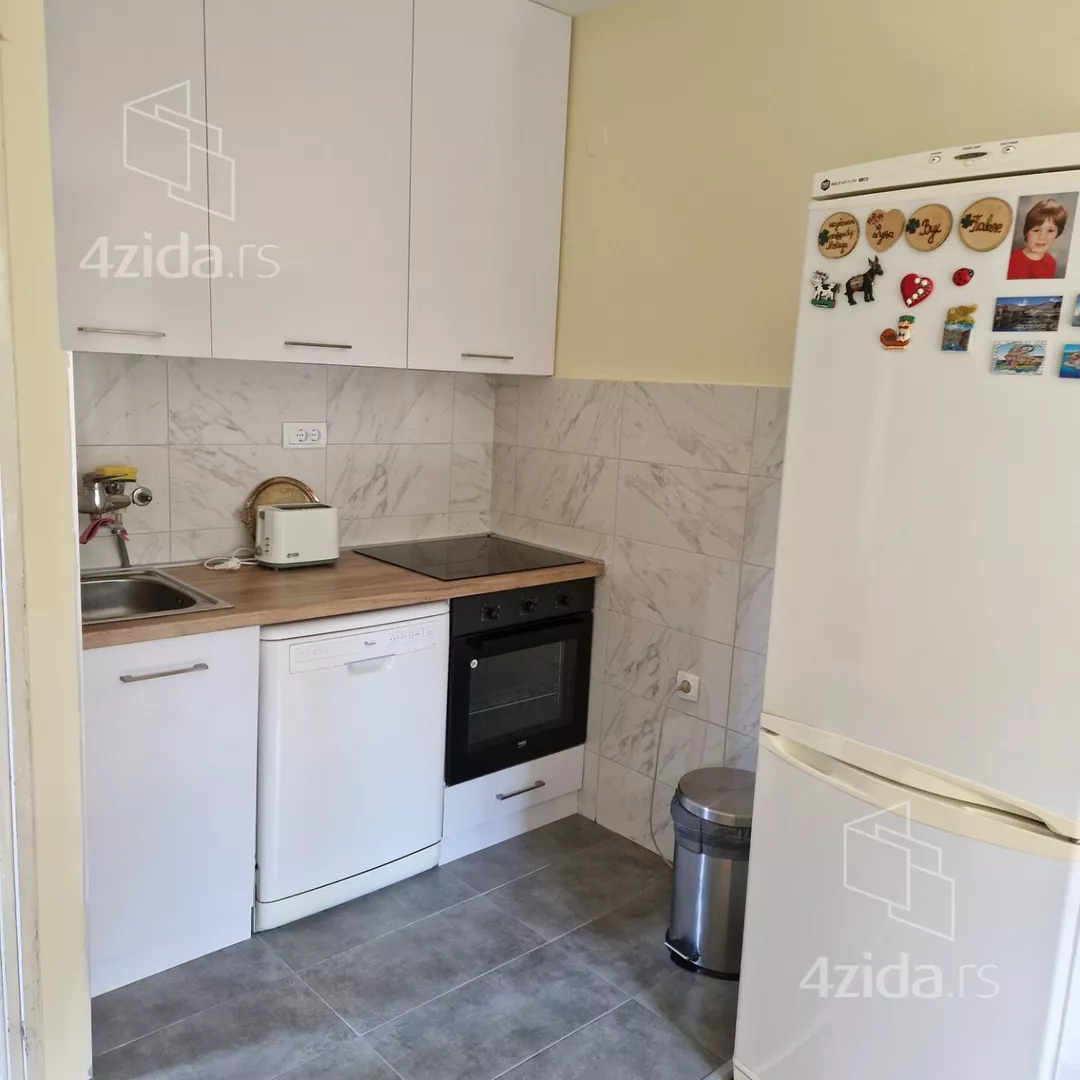 Jednosoban stan za izdavanje, Kumodraž, 250€, 20m² — 5