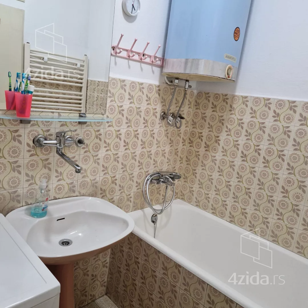 Jednosoban stan za izdavanje, Kumodraž, 250€, 20m² — 8