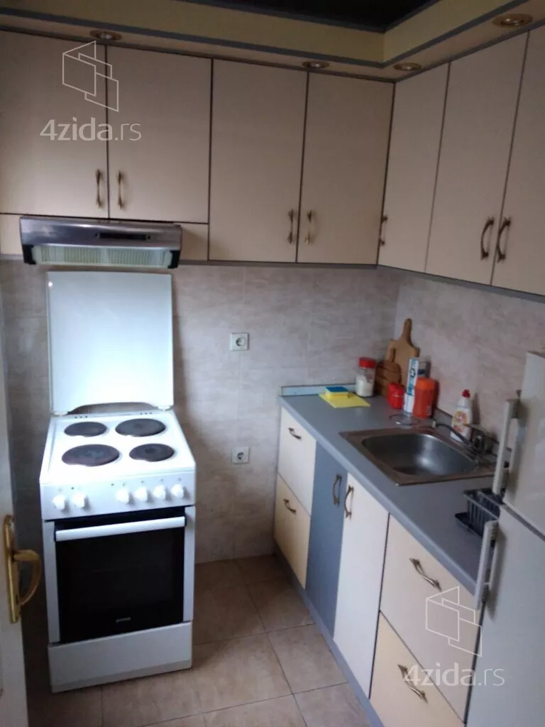 Jednosoban stan za izdavanje, Matice Srpske 1, 300€, 34m² — 3