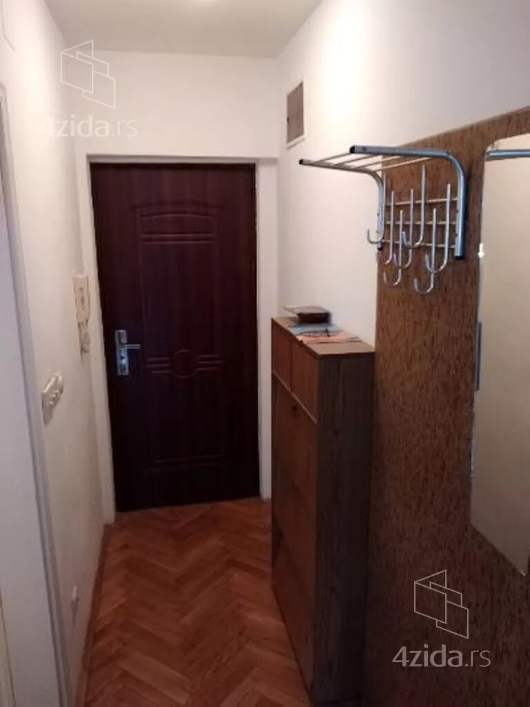 Jednosoban stan za izdavanje, Matice Srpske 1, 300€, 34m² — 5
