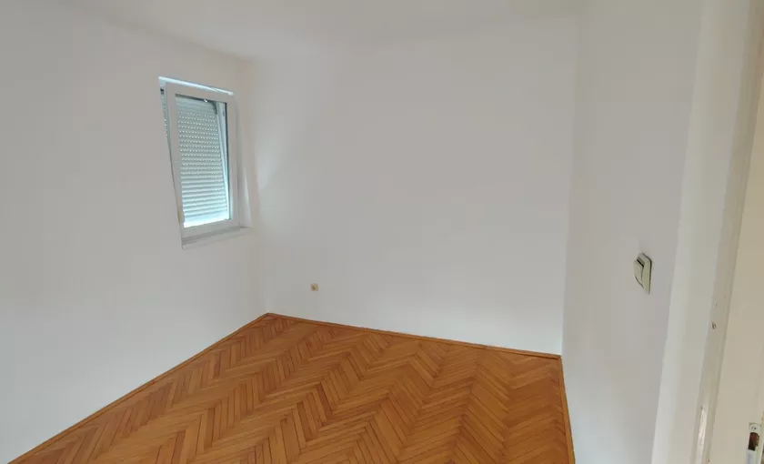 Jednosoban stan za izdavanje, Oplenačka 70, 300€, 40m² — 2