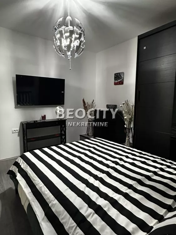 Jednosoban stan za izdavanje, Petra Kralja 6, 300€, 42m² — 5