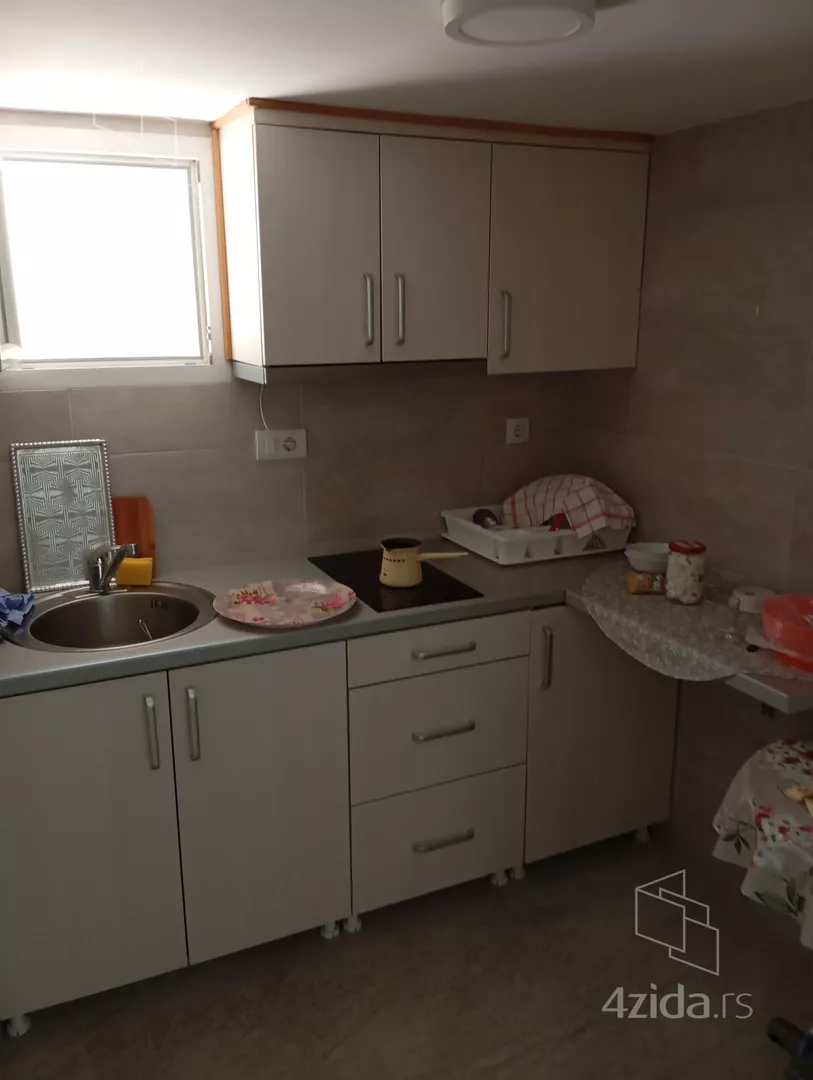 Jednosoban stan za izdavanje, Slavonskih Brigada 21, 300€, 40m² — 9