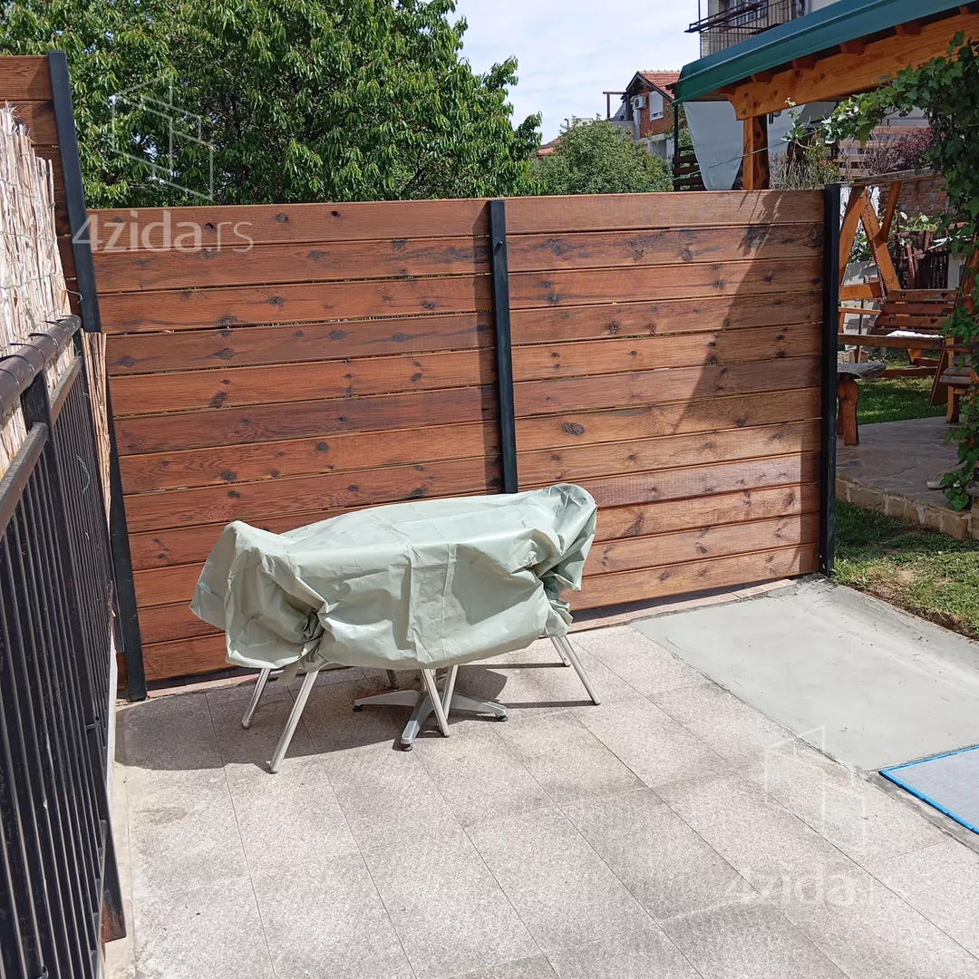 Jednosoban stan za izdavanje, Slavonskih Brigada 21, 300€, 40m² — 12