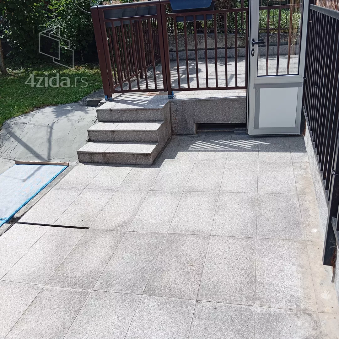 Jednosoban stan za izdavanje, Slavonskih Brigada 21, 300€, 40m² — 13