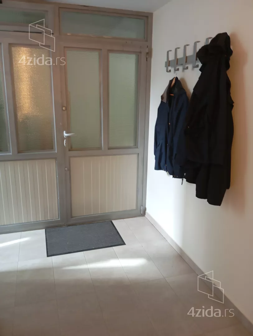 Jednosoban stan za izdavanje, Slavonskih Brigada 21, 300€, 40m² — 15