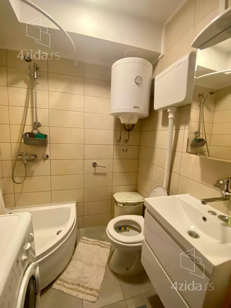 Jednosoban stan za izdavanje, Studentski Trg, 800€, 40m² — 8