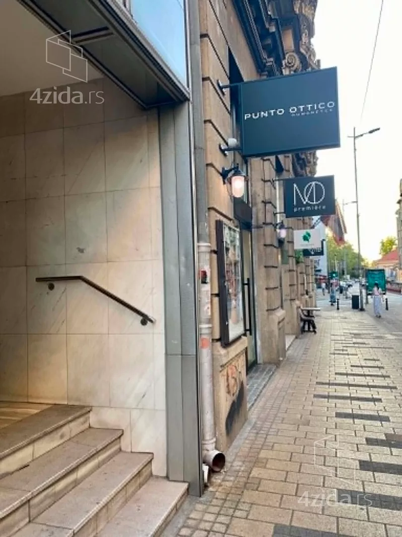 Jednosoban stan za izdavanje, Studentski Trg, 800€, 40m² — 12