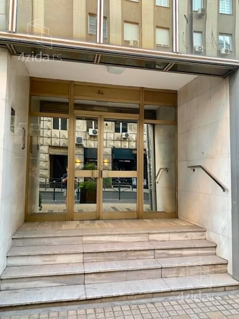 Jednosoban stan za izdavanje, Studentski Trg, 800€, 40m² — 13