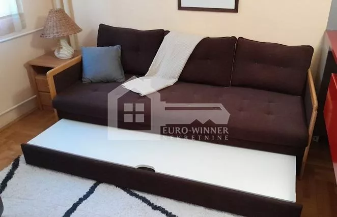 Jednosoban stan za izdavanje, Velikomoravska 7, 400€, 42m² — 2