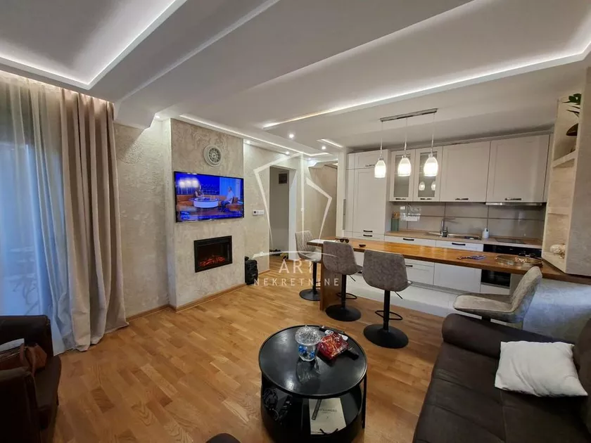 Jednosoban stan za izdavanje, Vidovdanska 23a, 350€, 48m² — 4