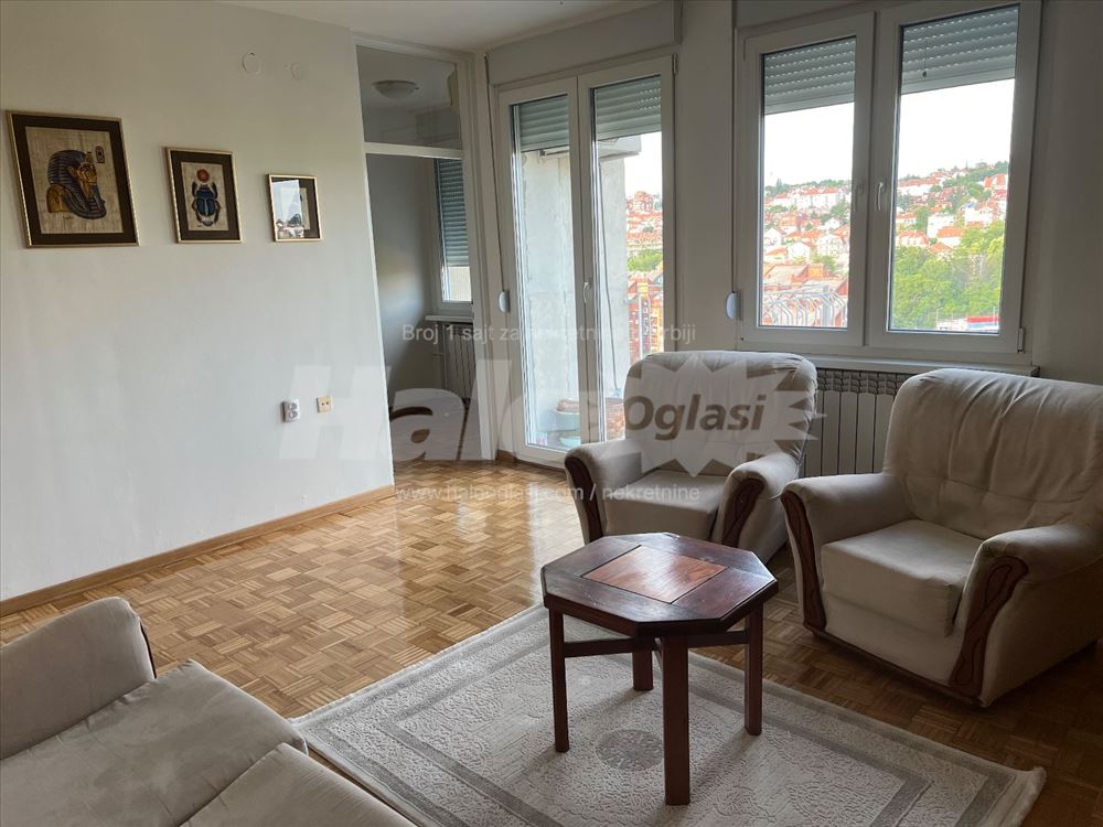 Julino brdo-dvosoban stan za izdavanje 51 m2 — 2