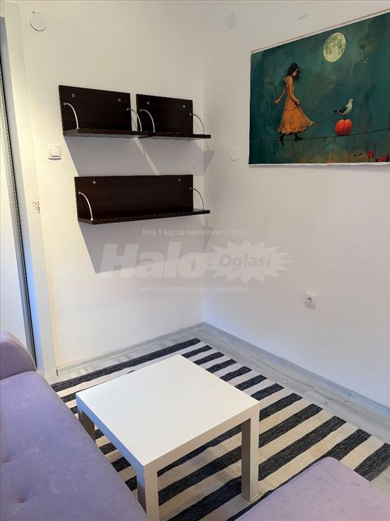 Julino brdo, garsonjera 36m², nameštena — 2