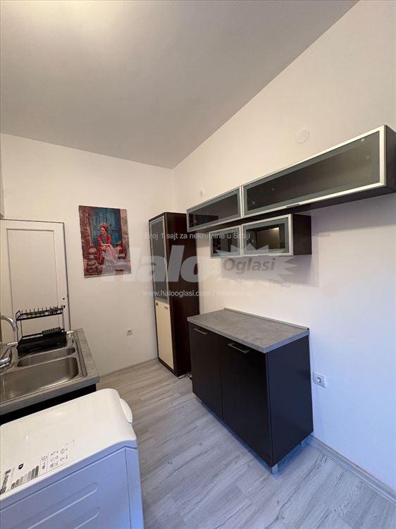 Julino brdo, garsonjera 36m², nameštena — 11