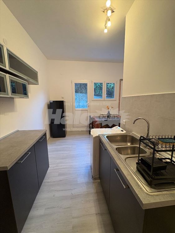 Julino brdo, garsonjera 36m², nameštena — 13