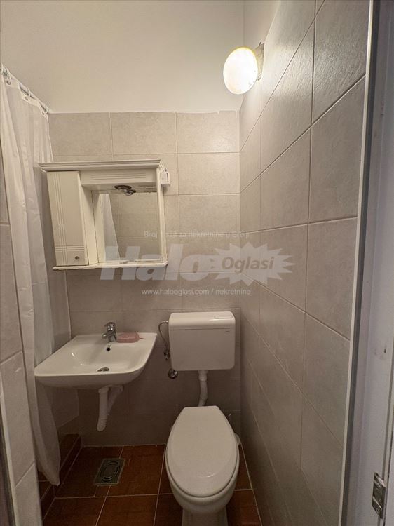 Julino brdo, garsonjera 36m², nameštena — 14