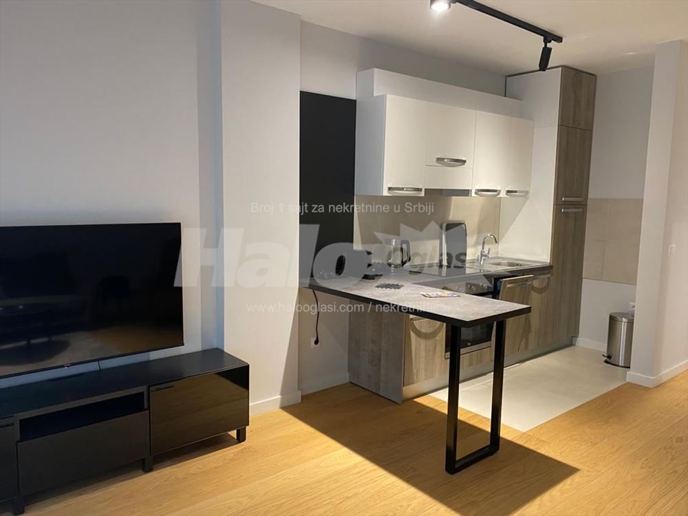 K-District, studio, garaža — 4