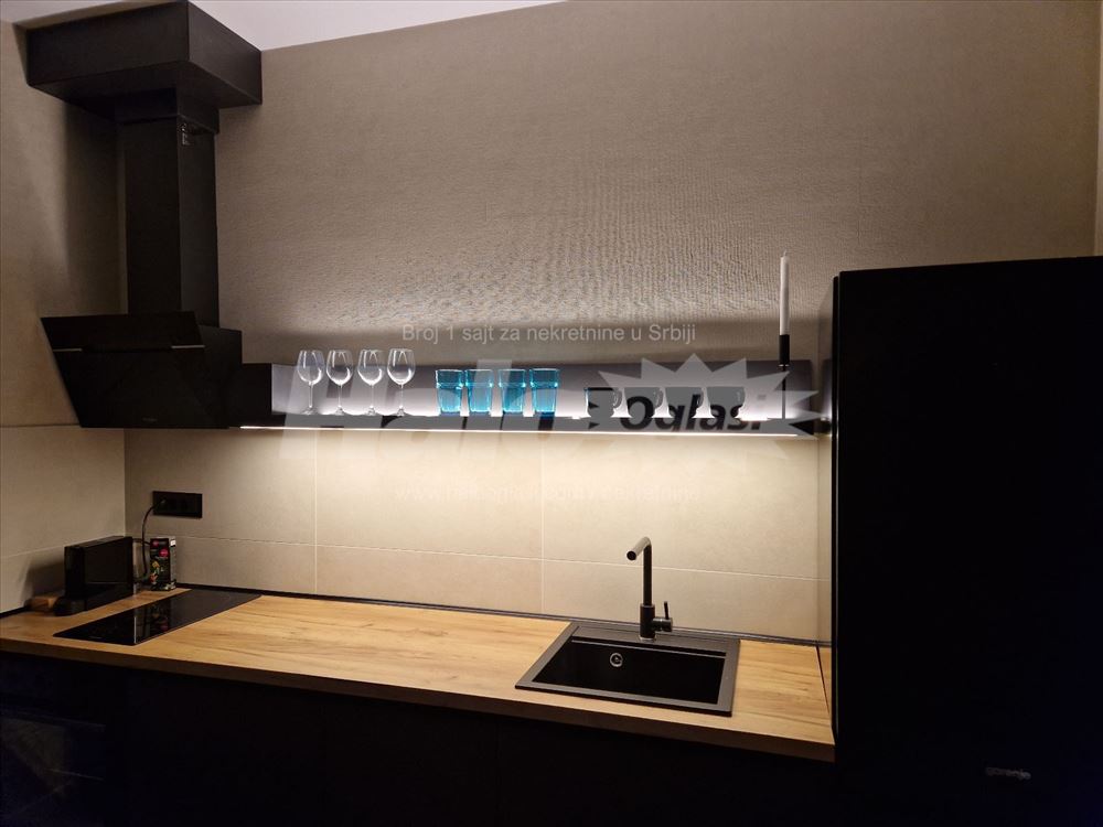 K-distrikt, 2.0 soban lux — 5