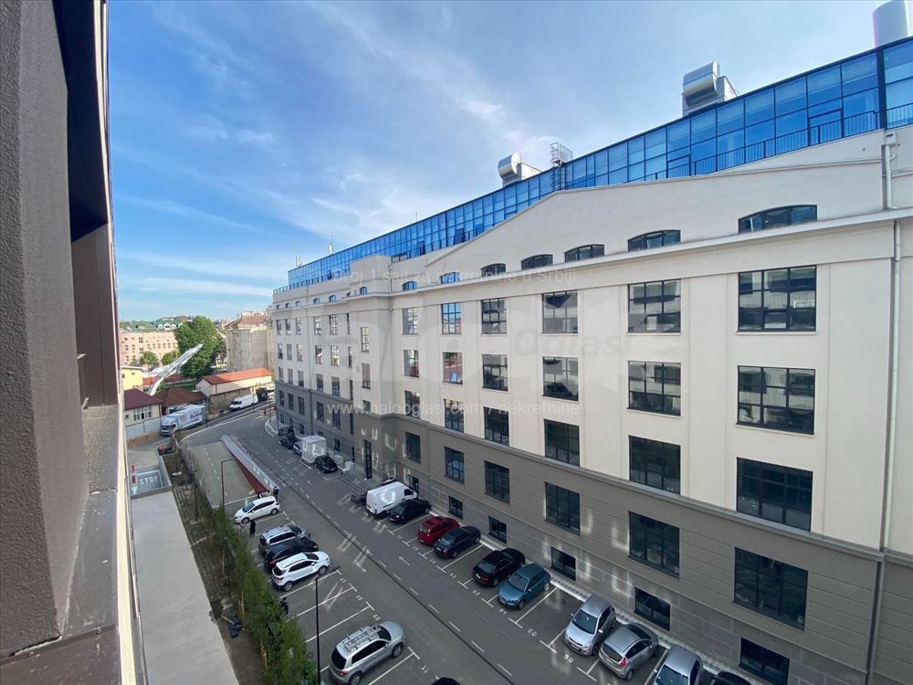 K-distrikt, 2.0 soban lux — 13