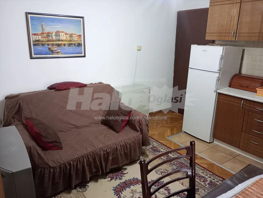 kaludjerica jednoiposoban.45m2.kuca odvojen ulaz. — 9
