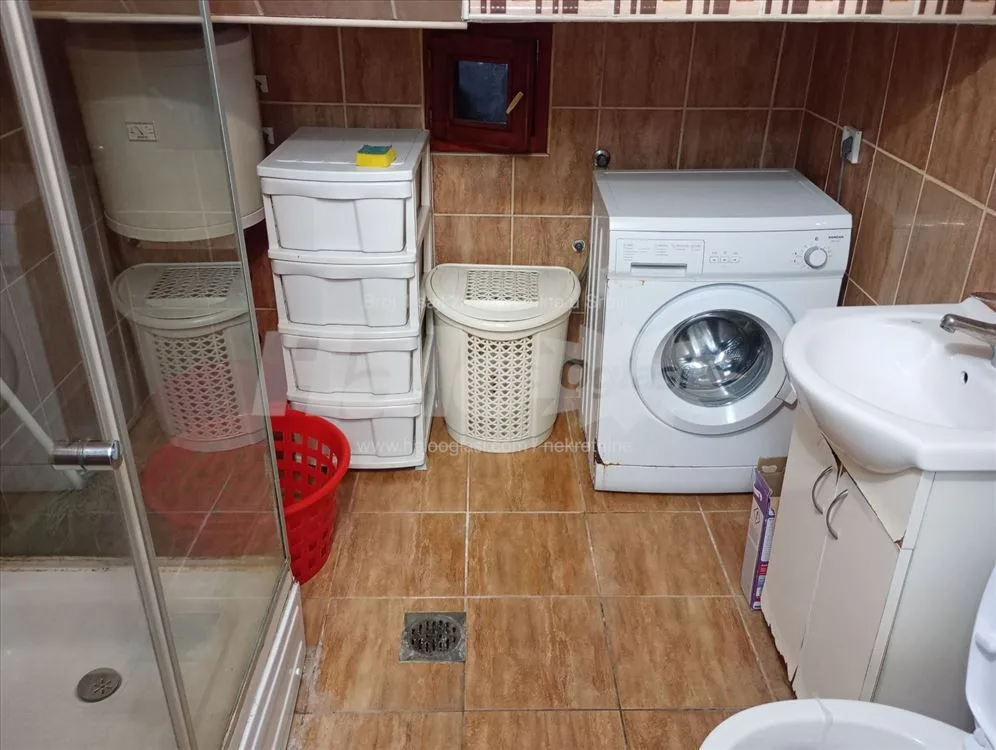 kaludjerica jednoiposoban.45m2.kuca odvojen ulaz. — 12