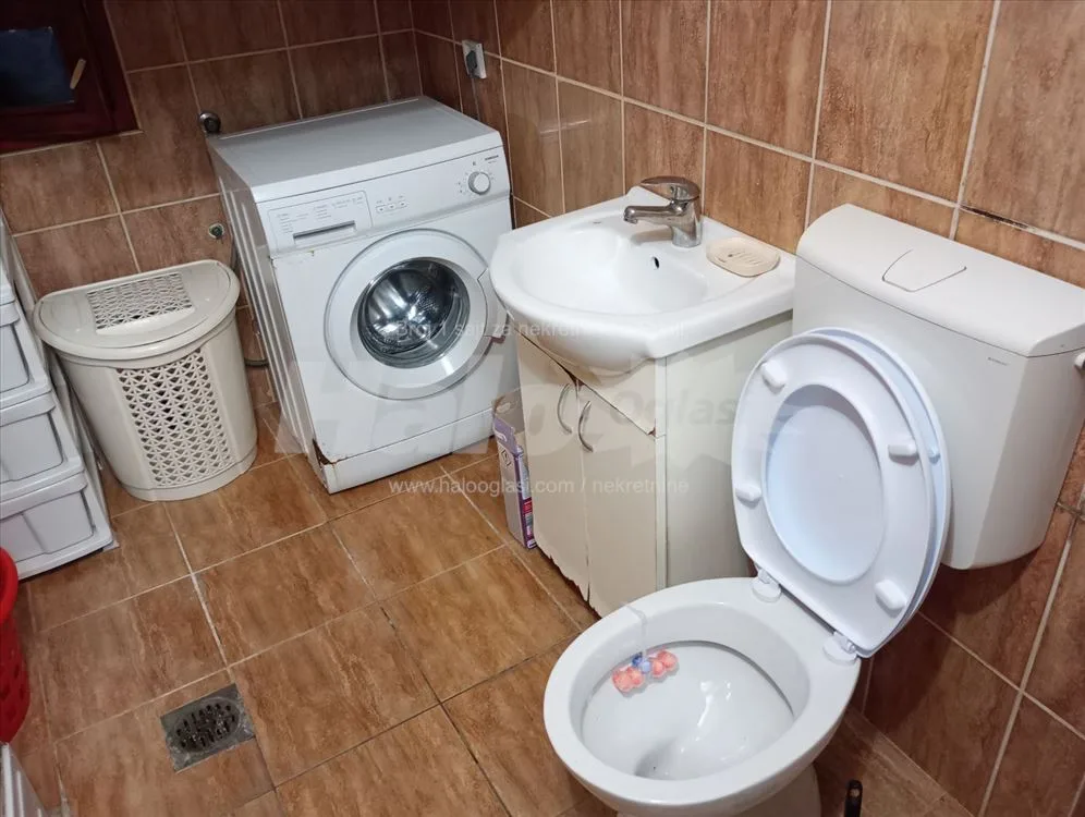kaludjerica jednoiposoban.45m2.kuca odvojen ulaz. — 13
