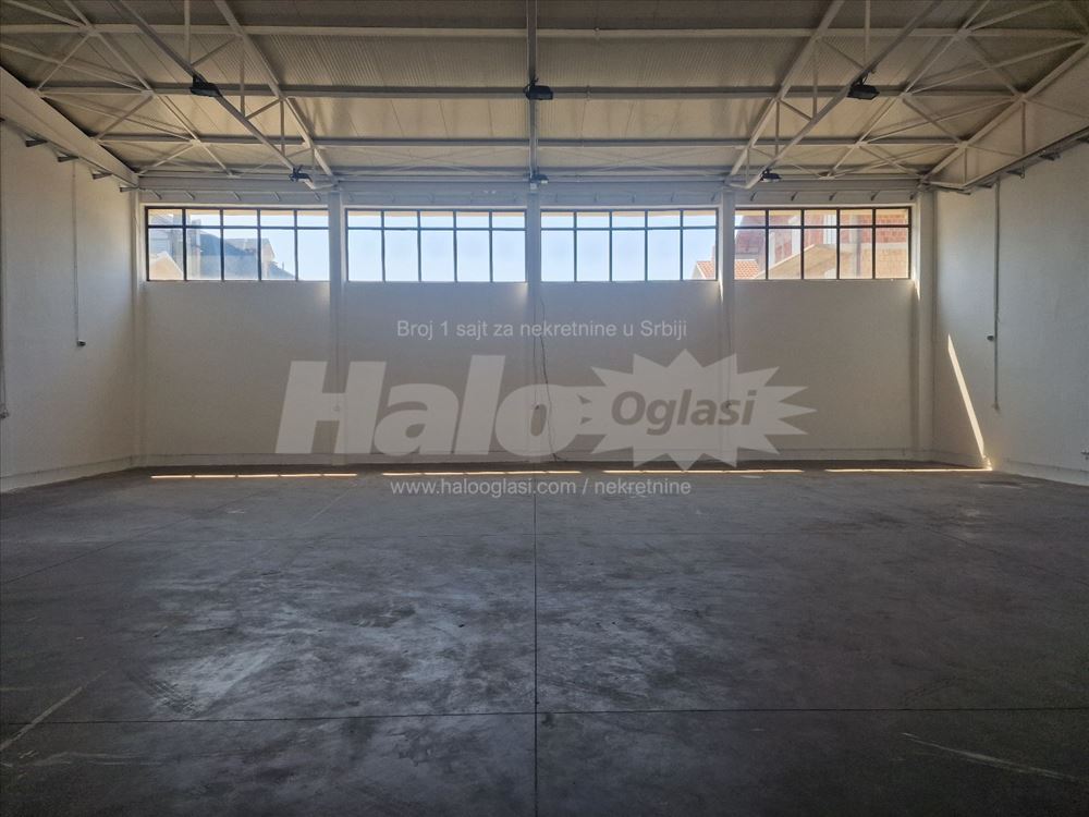 Kancelarije, hala, veliki parking prodajni salon — 6