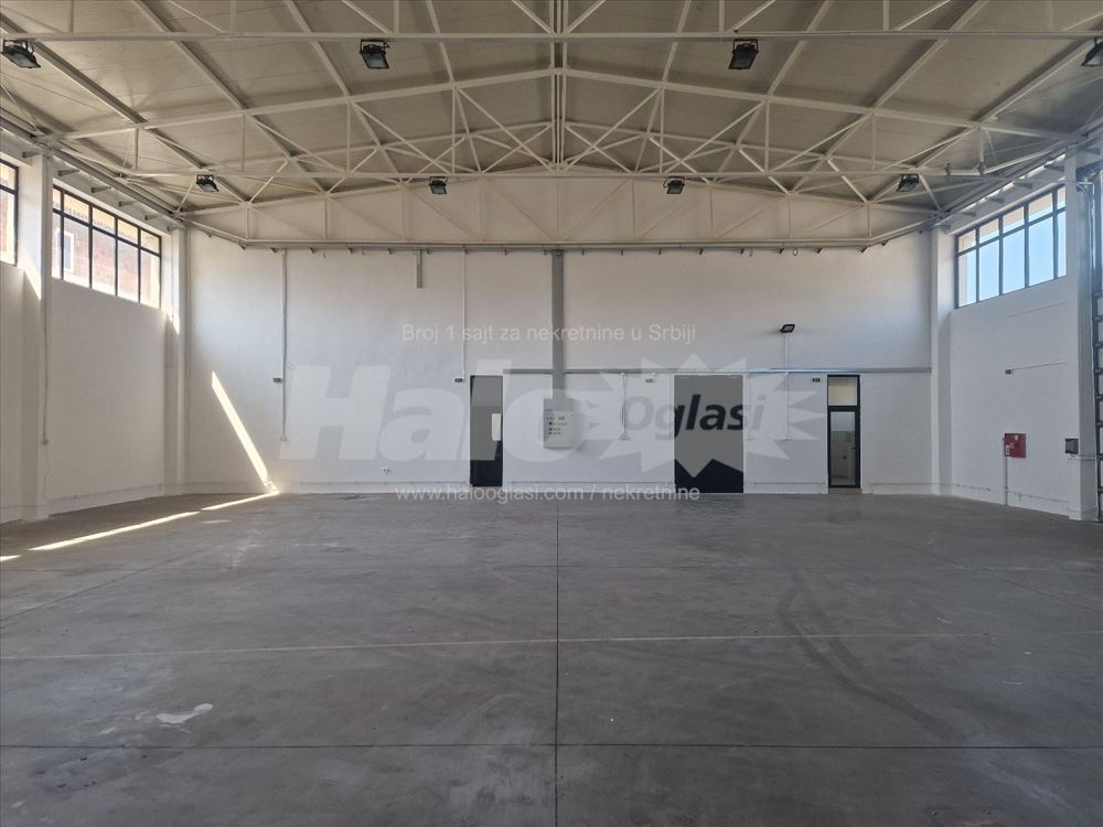 Kancelarije, hala, veliki parking prodajni salon — 7