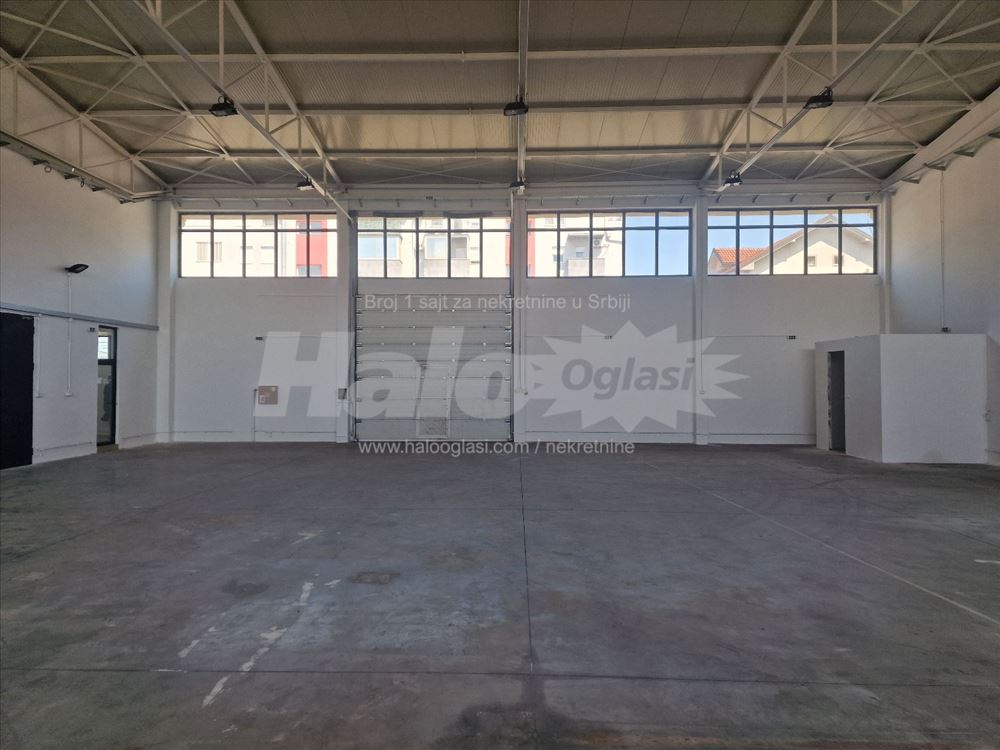 Kancelarije, hala, veliki parking prodajni salon — 8