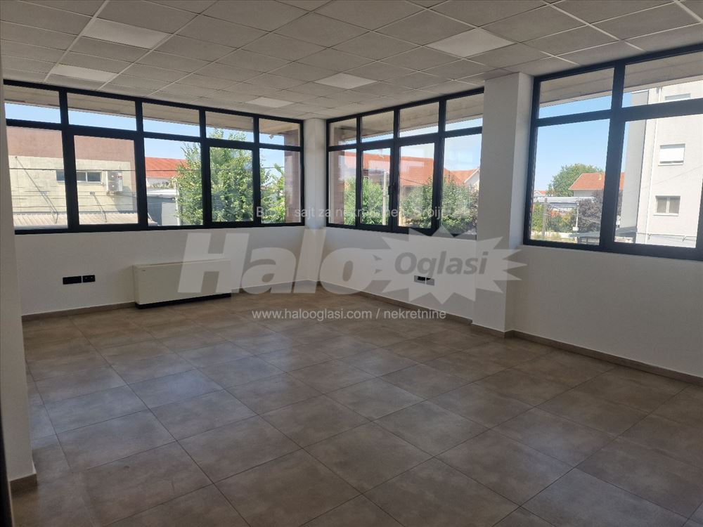 Kancelarije, hala, veliki parking prodajni salon — 10