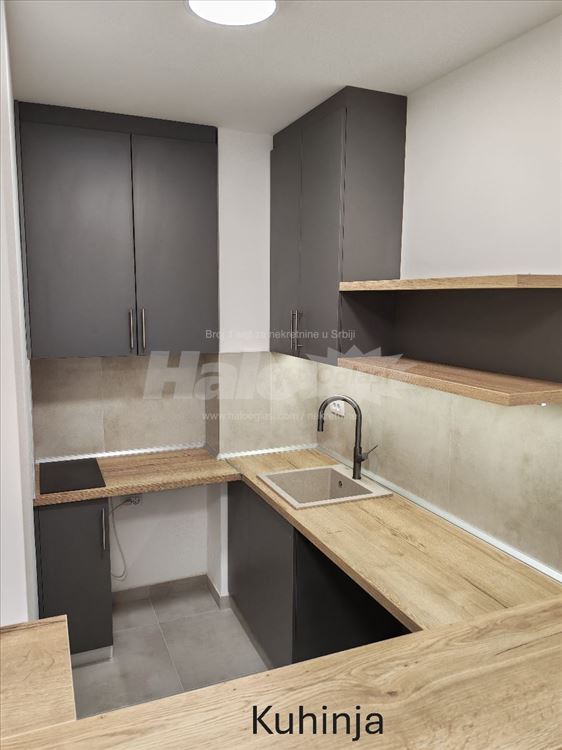 Kancelarijski prostor 76.5m2 + terasa — 8