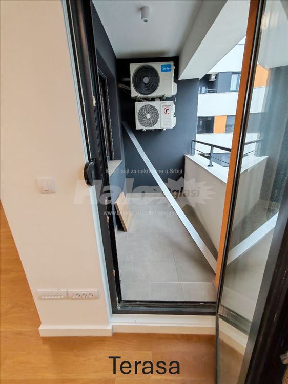 Kancelarijski prostor 76.5m2 + terasa — 9
