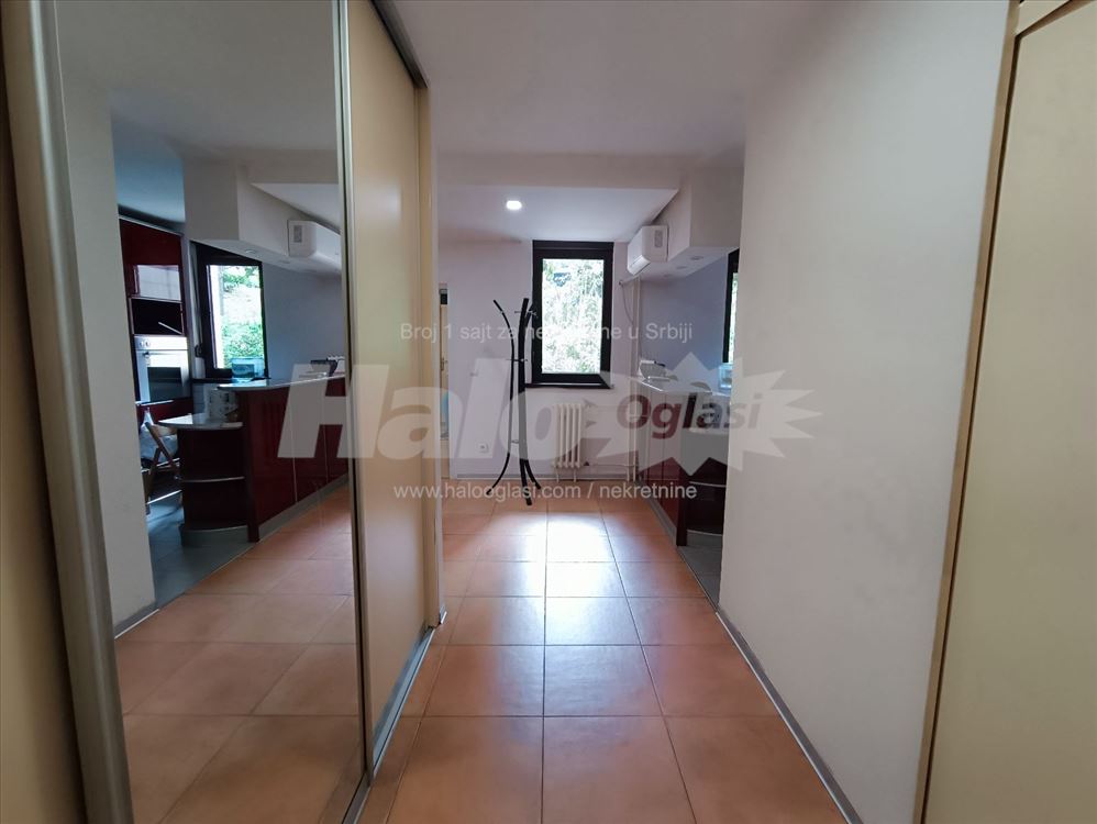 Kancelarijski prostor 83m2 + terasa, namešten — 3