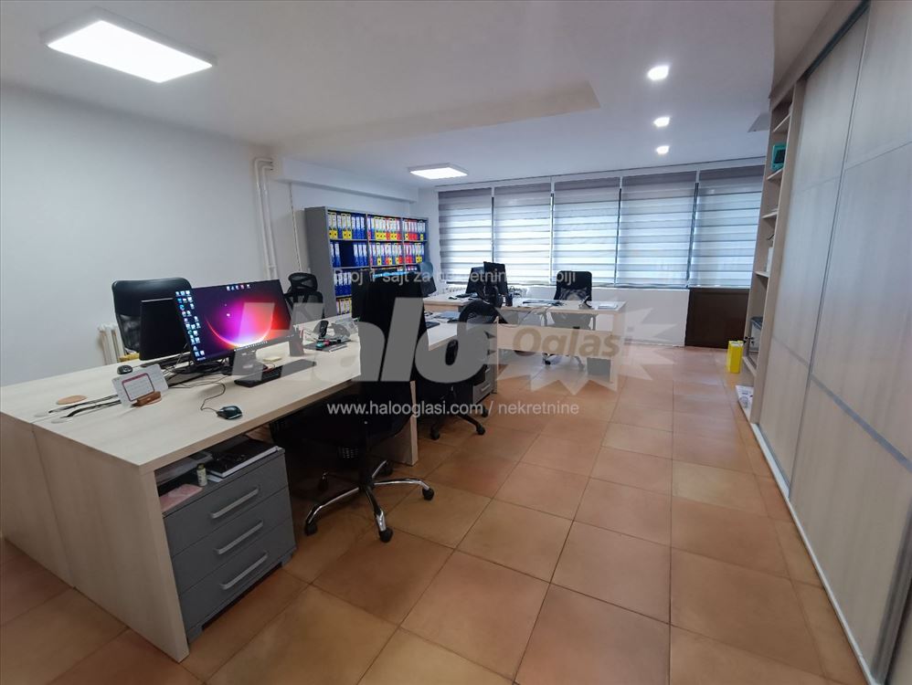 Kancelarijski prostor 83m2 + terasa, namešten — 5