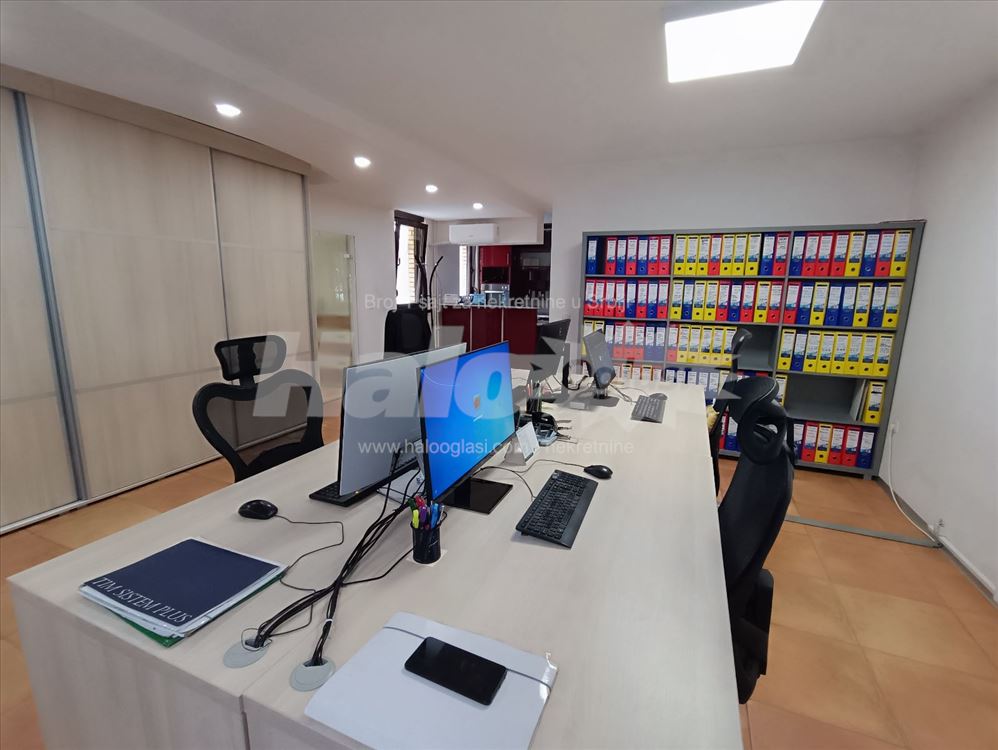 Kancelarijski prostor 83m2 + terasa, namešten — 6