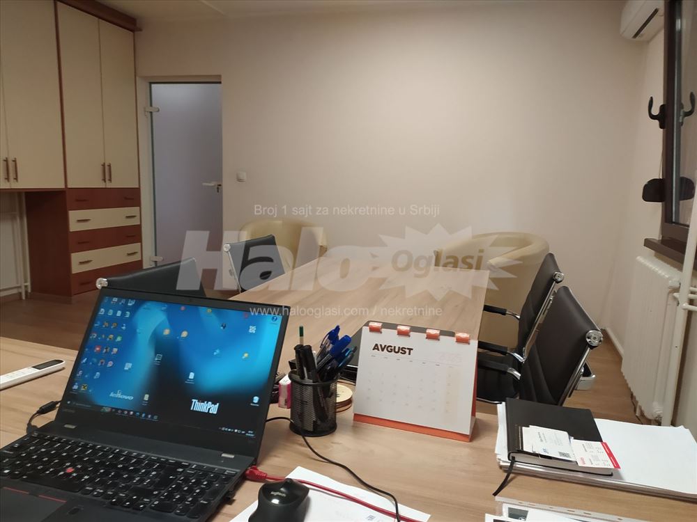 Kancelarijski prostor 83m2 + terasa, namešten — 14
