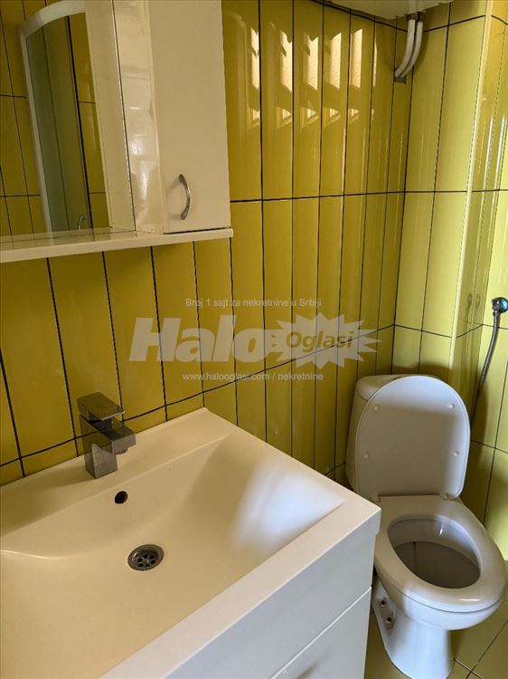 Karaburma, funkcionalan, delimično opremljen-72m2 — 13