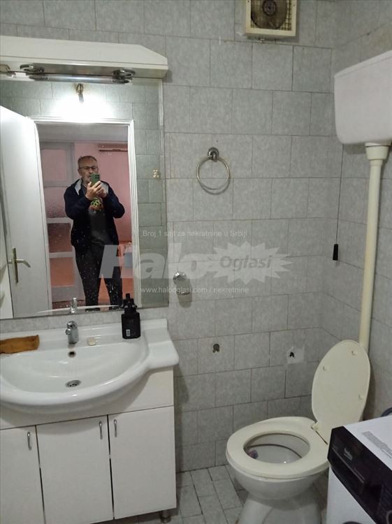 Karaburma, jednoiposoban stan — 7
